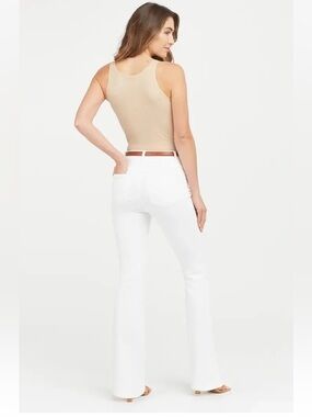Spanx EveryWear Flare Jeans White Sz S Pull On Tummy Control Shaping 20349Q EUC